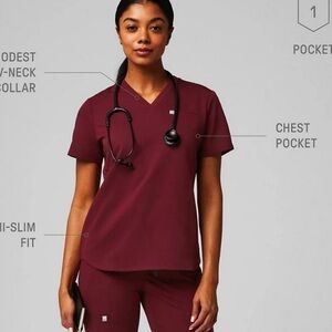 Fabletics vital 1-pocket scrub top